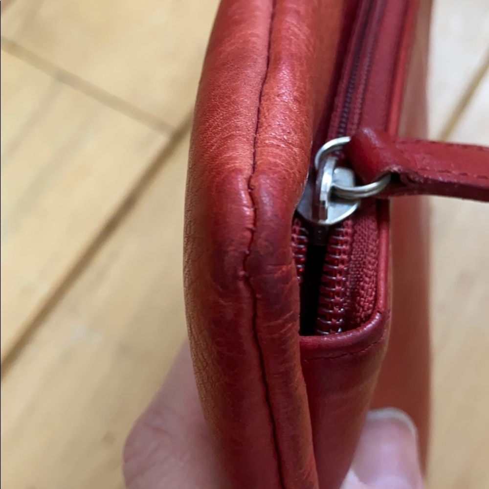 Small Red Leather Fossil Bag - Picture 7 of 16